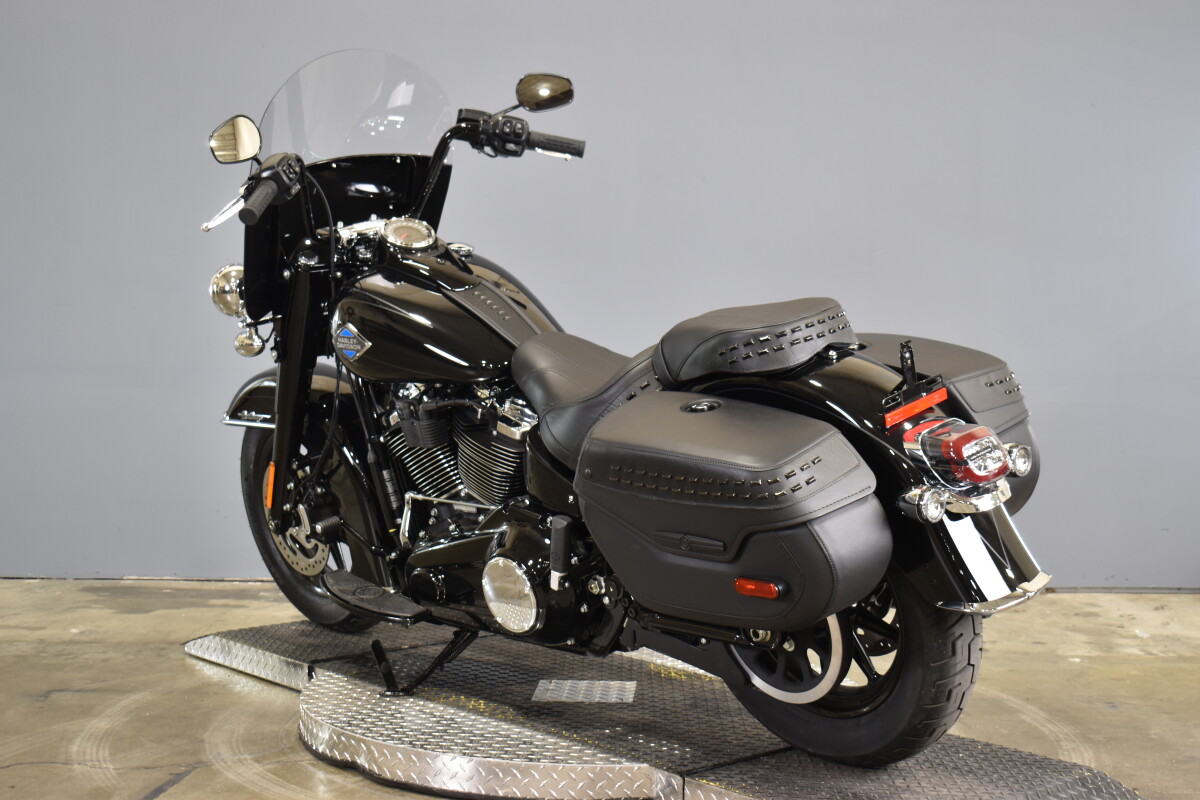 2025 Harley-Davidson Heritage Classic FLHC - Photo 6
