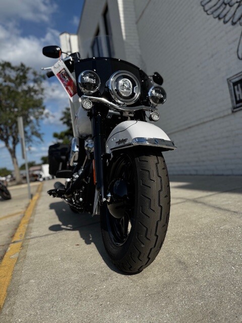 2025 Harley-Davidson Heritage Classic White Onyx Pearl - Photo 2