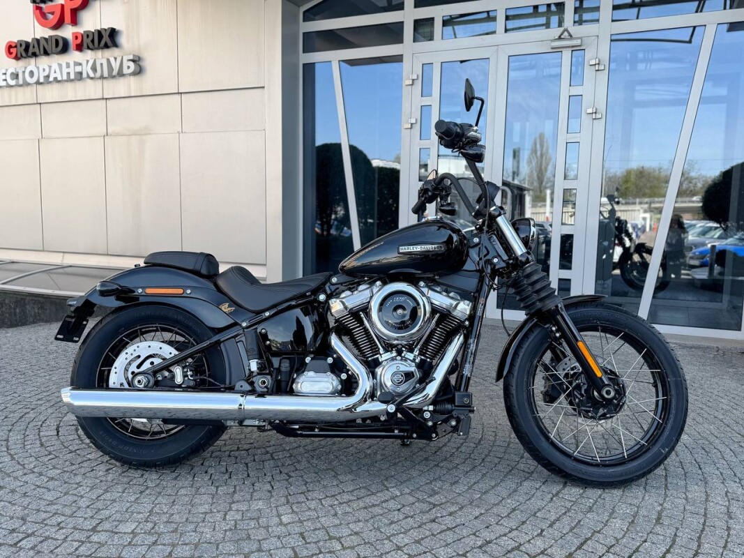 2025 Harley-Davidson Street Bob Vivid Black | Harley-Davidson® Dnipro