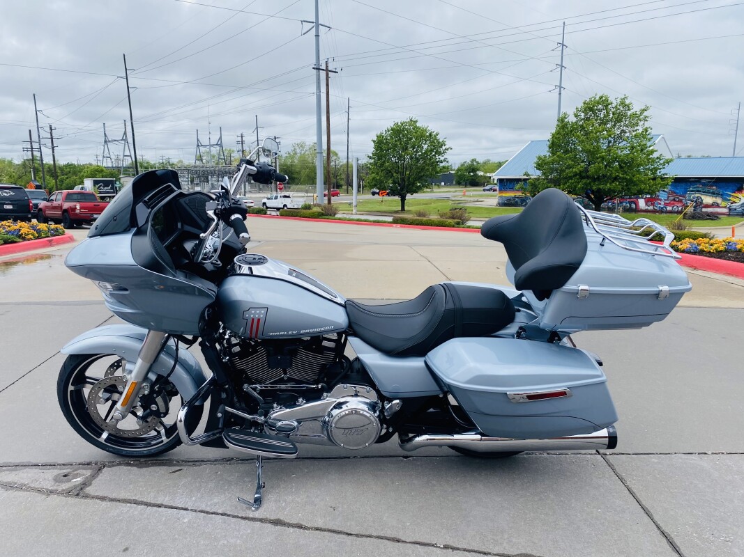 2025 Harley-Davidson Road Glide FLTRX - Photo 2