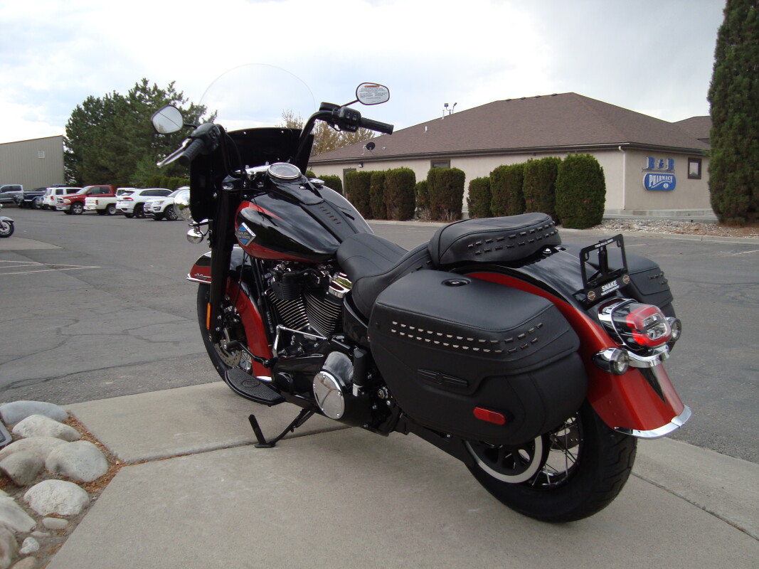 2025 Harley-Davidson Heritage Classic Whiskey Fire / Vivid Black - Photo 6