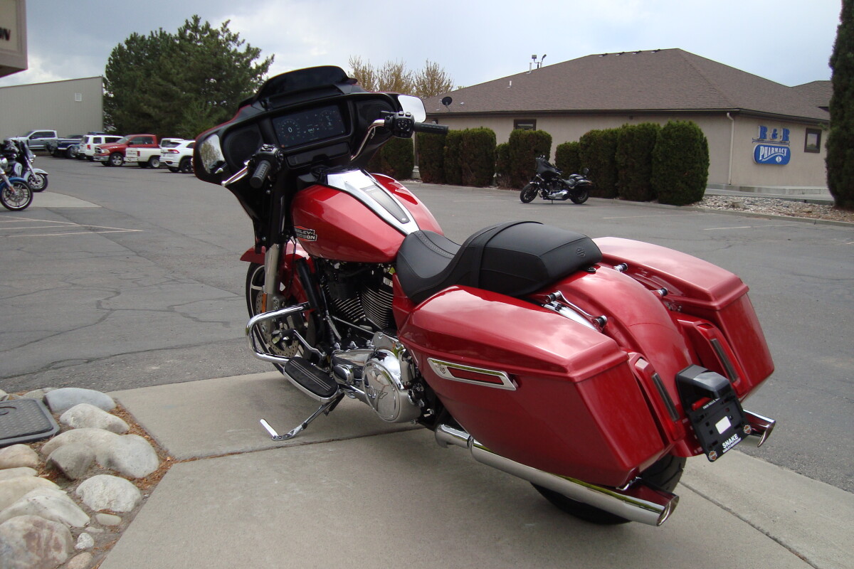 2025 Harley-Davidson Street Glide Brilliant Red - Photo 6