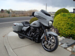 2025 Harley-Davidson<sup>®</sup> Street Glide® Billiard Gray - Black Finish thumb 1