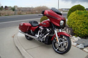 2025 Harley-Davidson<sup>®</sup> Street Glide® Brilliant Red thumb 1