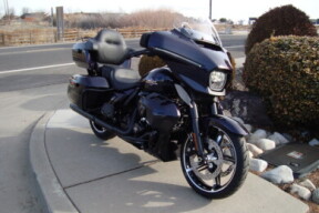 2025 Harley-Davidson<sup>®</sup> Street Glide® Ultra thumb 2