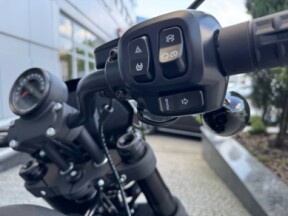 2025 Harley-Davidson<sup>®</sup> Low Rider™ S Vivid Black thumb 2