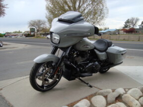 2025 Harley-Davidson<sup>®</sup> Street Glide® Billiard Gray - Black Finish thumb 2