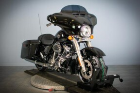 2023 Harley-Davidson® Street Glide® Special FLHXS thumb 3