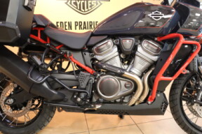 2025 Harley-Davidson HD RA1250SE CVO Pan America thumb 2