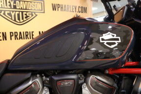 2025 Harley-Davidson HD RA1250SE CVO Pan America thumb 3