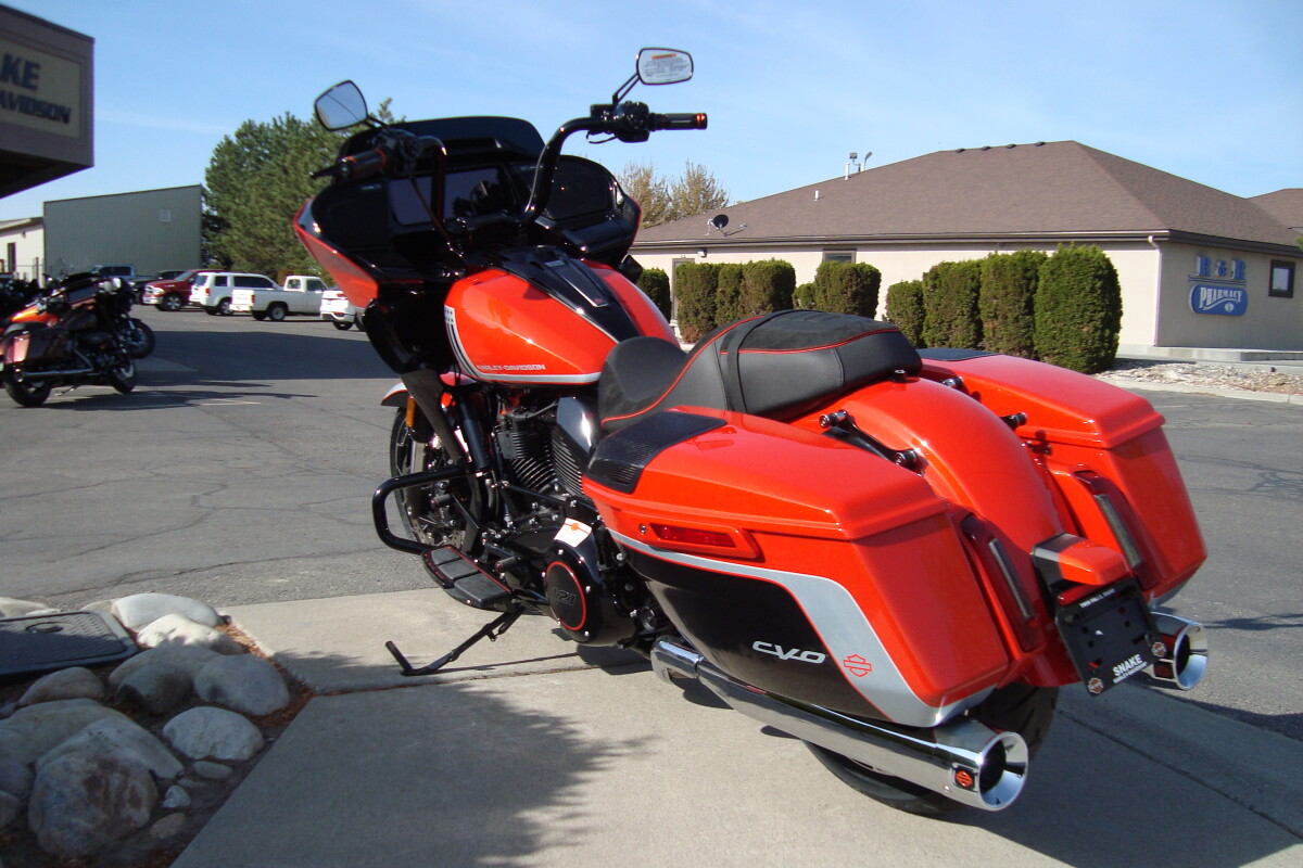 2024 Harley-Davidson CVO Road Glide Legendary Orange - Photo 6