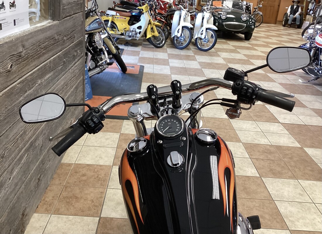 2012 Harley-Davidson Wide Glide Vivid Black - Photo 4