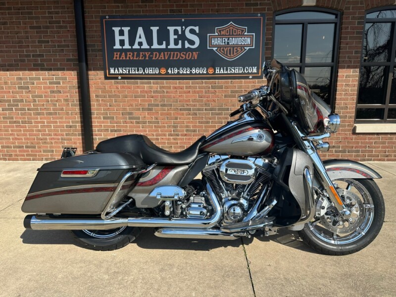PRICE REDUCED! 2016 Harley-Davidson CVO Limited FLHTKSE