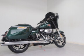 2024 Harley-Davidson<sup>®</sup> Street Glide® Alpine Green thumb 3