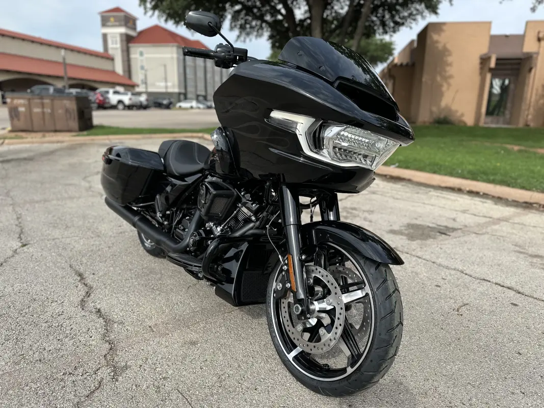 2025 Harley-Davidson Road Glide - Photo 2