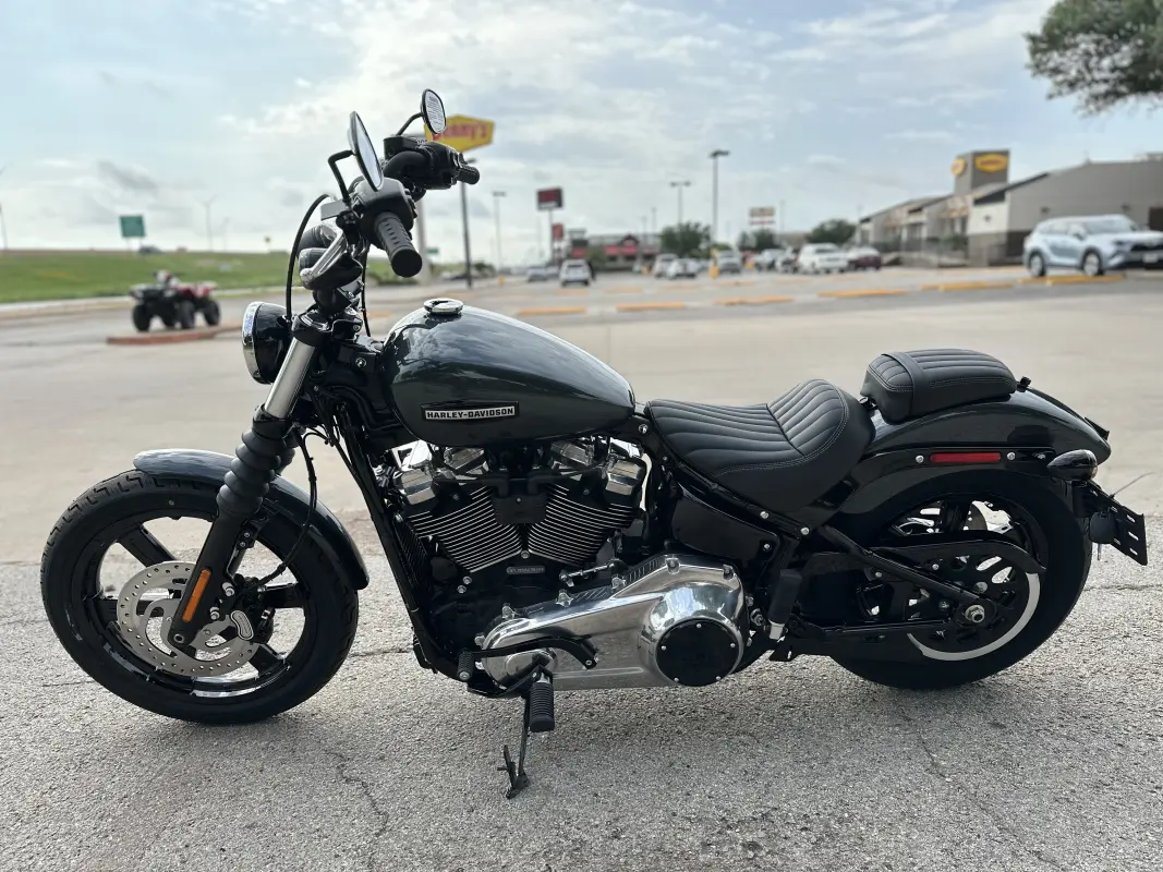 2025 Harley-Davidson Street Bob - Photo 4
