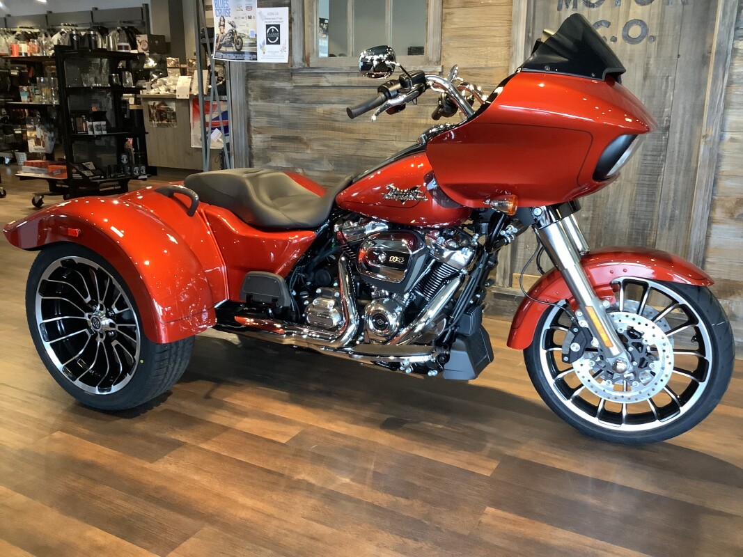 Harley-Davidson<sup>®</sup> Road Glide<sup>®</sup> 3 2025 FLTRT T20-25 Whiskey Fire