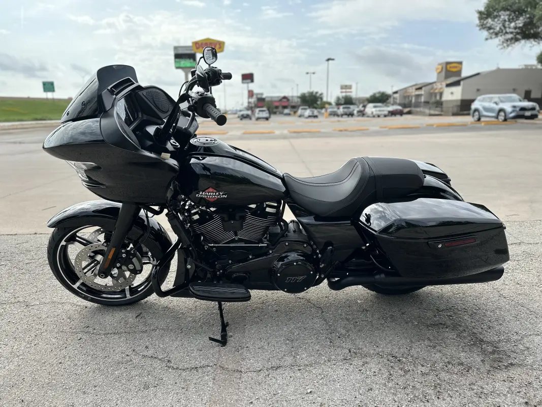2025 Harley-Davidson Road Glide - Photo 5