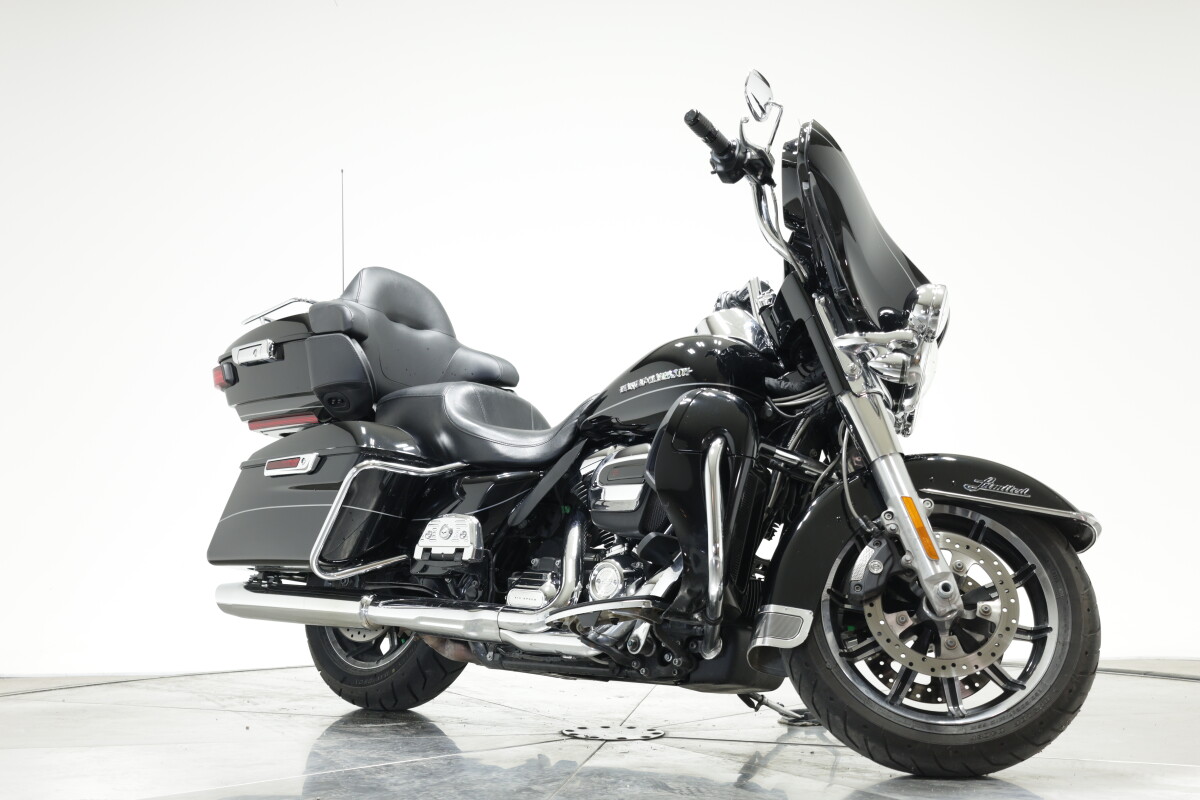 2017 HARLEY-DAVIDSON FLHTKL ULTRA LIMITED LOW in VIVID BLACK - Photo 4