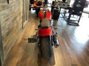 Harley-Davidson<sup>®</sup> Breakout<sup>®</sup> 2025 FXBR S13-25 Brilliant Red thumb 0