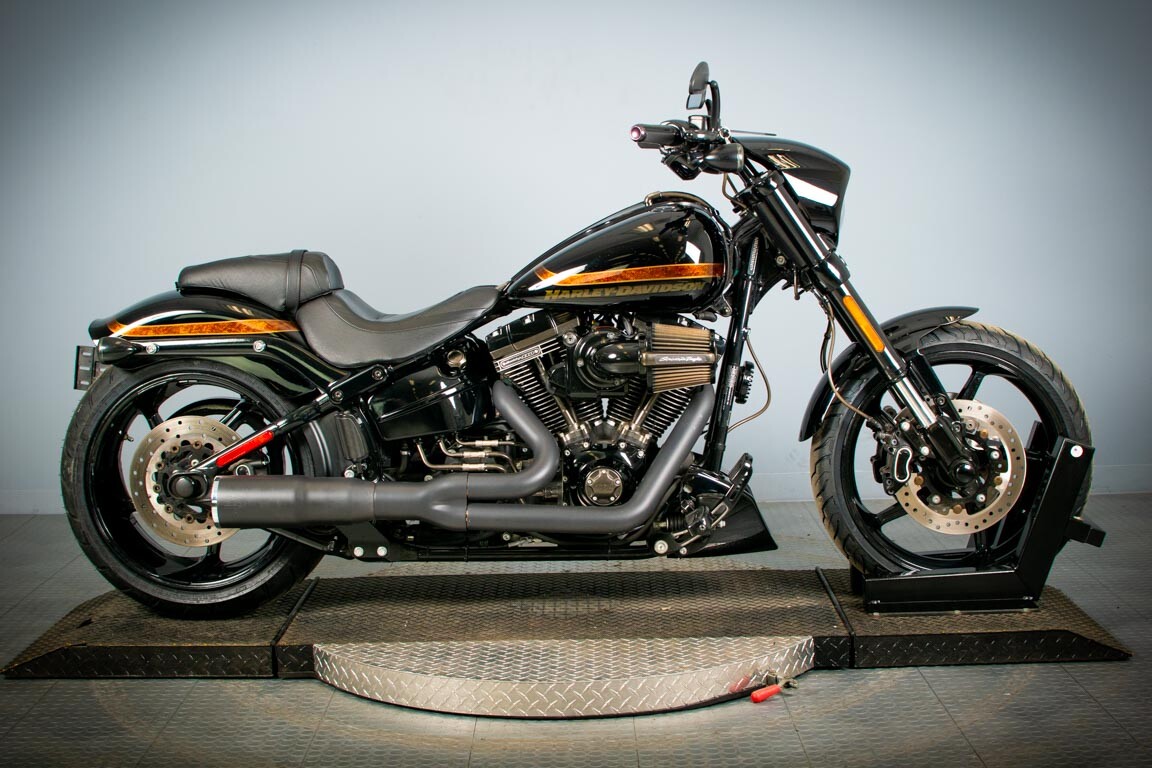 Used 2016 Starfire Black Harley-Davidson® CVO™ Pro Street Breakout