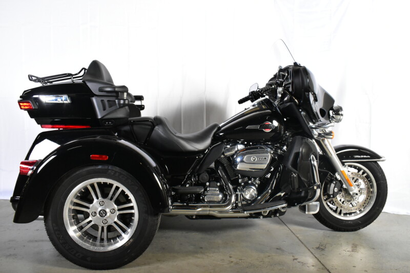 2022 Harley-Davidson® Tri Glide® Ultra FLHTCUTG