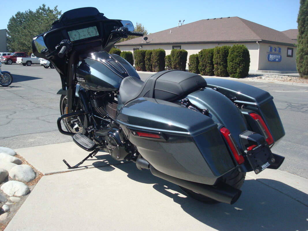 2025 Harley-Davidson Street Glide Iron Horse Metallic - Black Finish - Photo 6