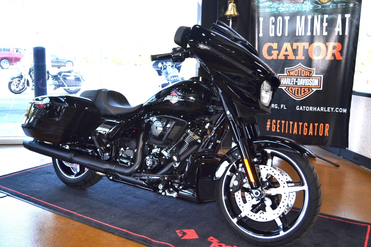 2025 Harley-Davidson Street Glide - FLHX