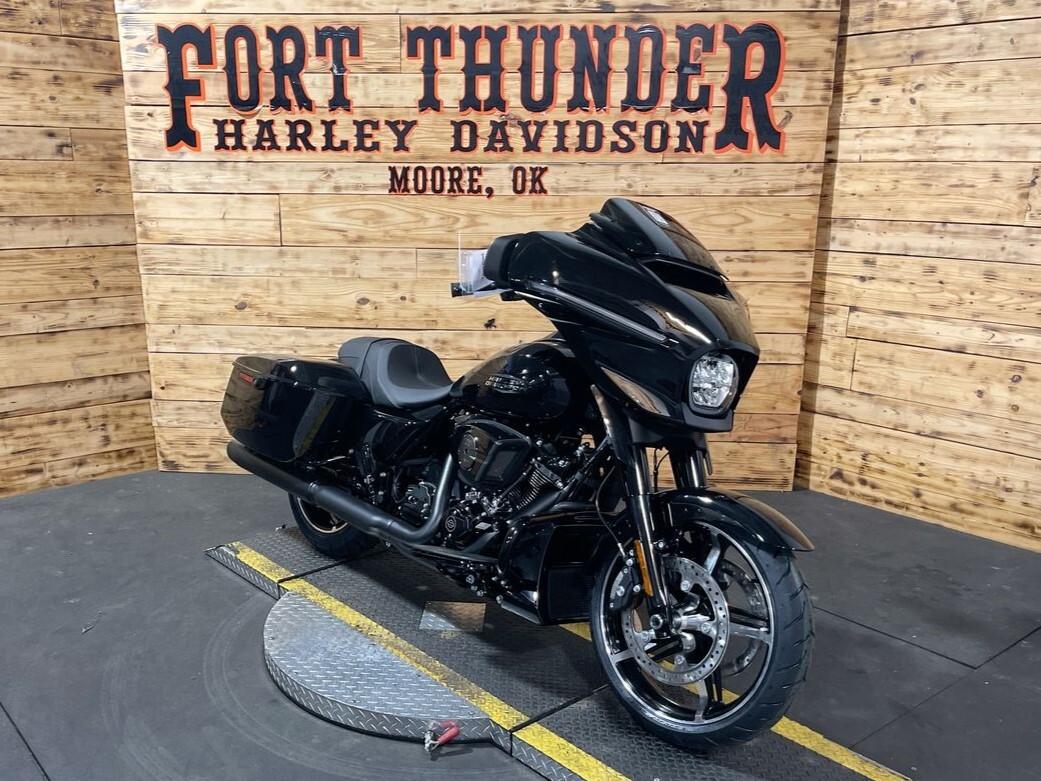 Harley-Davidson Street Glide 2025 FLHX VIVID BLACK - Photo 3
