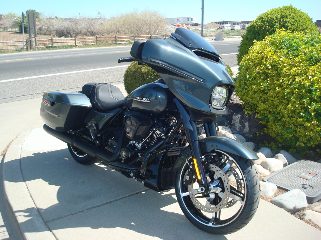 2025 Harley-Davidson Street Glide Iron Horse Metallic - Black Finish - Photo 4