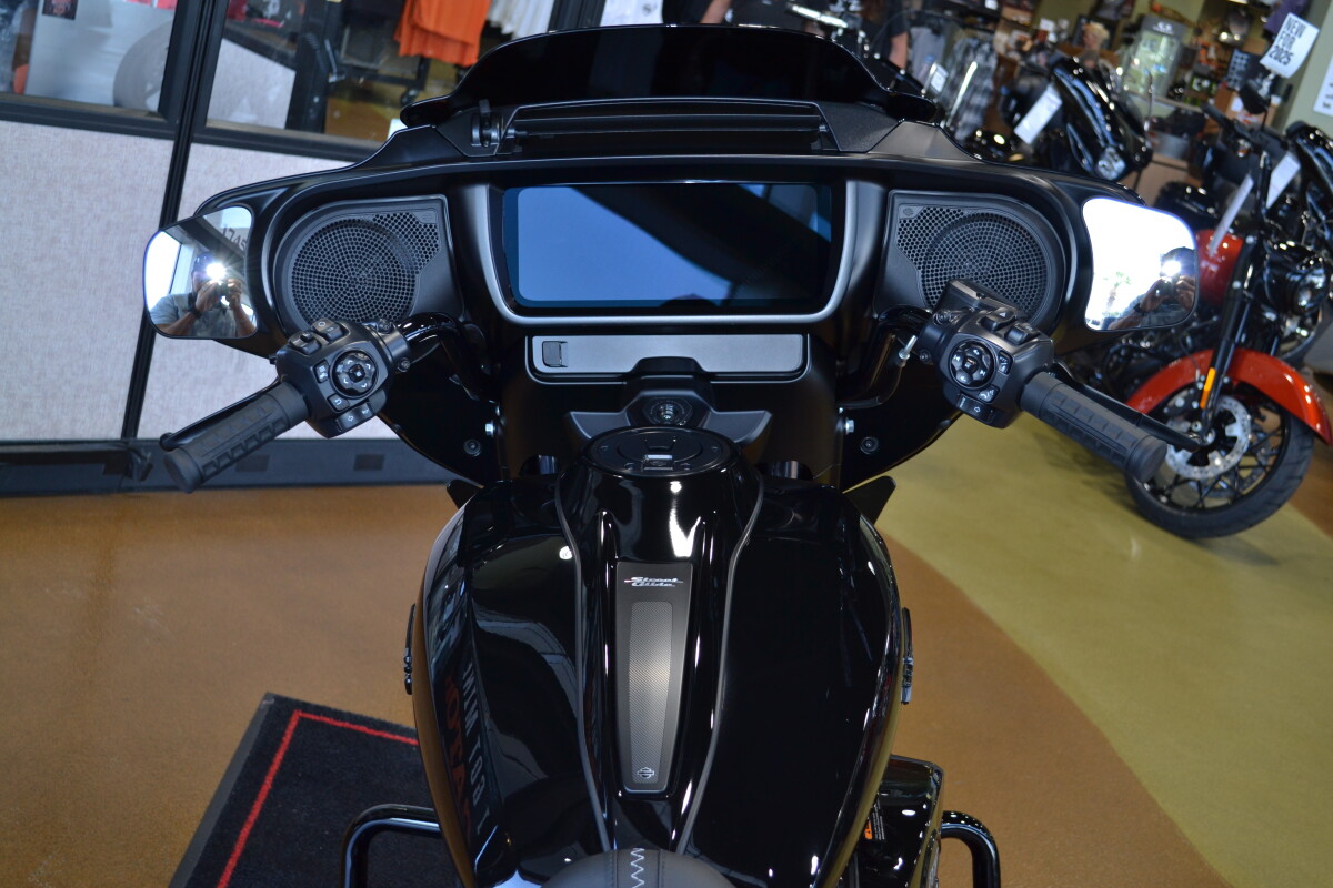 2025 Harley-Davidson Street Glide - FLHX - Photo 10