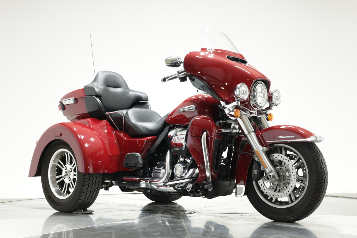 2021 HARLEY-DAVIDSON FLHTCUTG TRI GLIDE ULTRA in Billiard Red - Photo 4