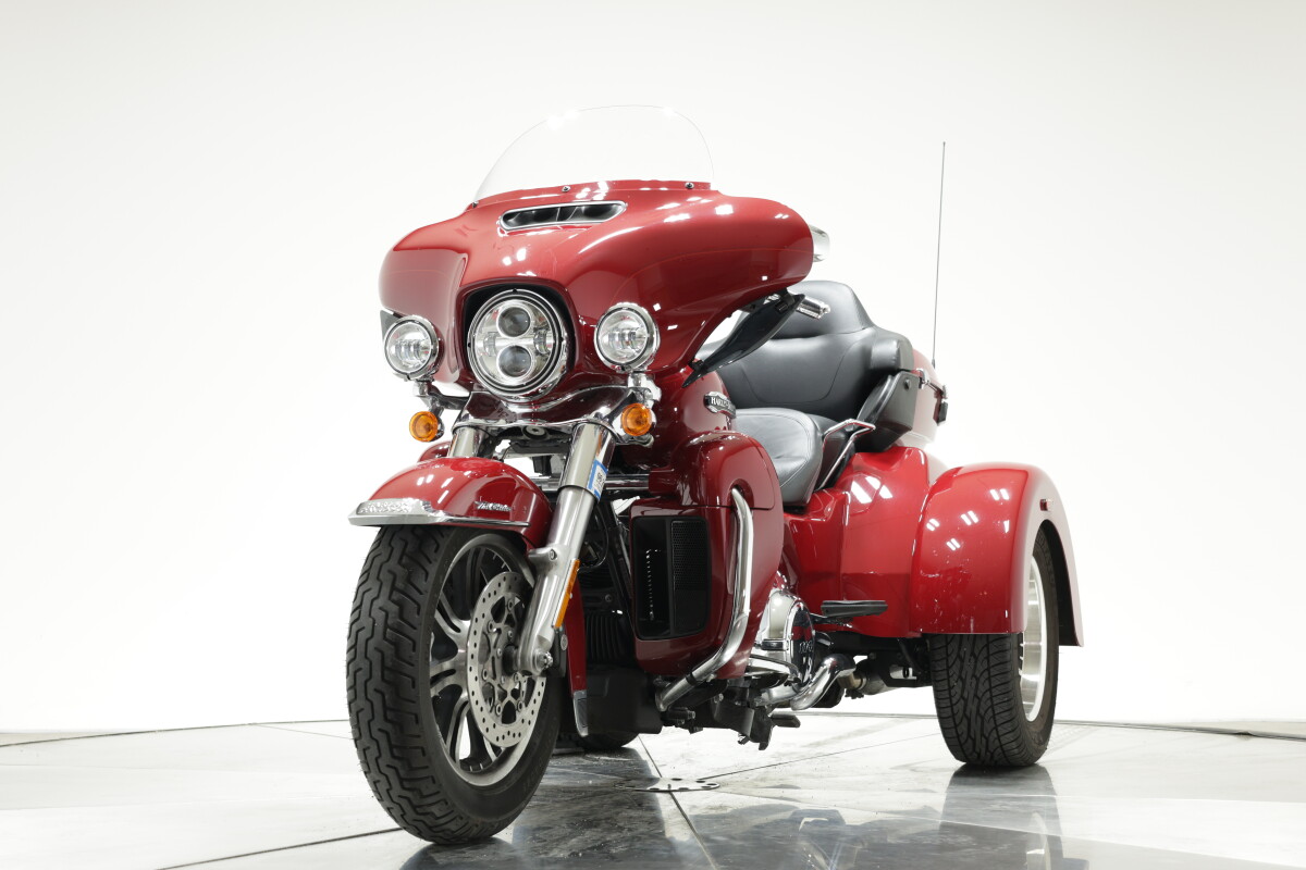2021 HARLEY-DAVIDSON FLHTCUTG TRI GLIDE ULTRA in Billiard Red - Photo 7
