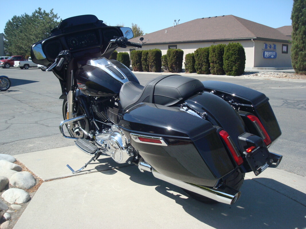 2025 Harley-Davidson Street Glide Vivid Black - Photo 6