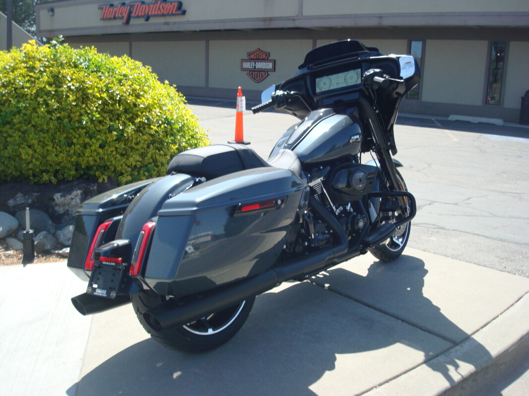 2025 Harley-Davidson Street Glide Iron Horse Metallic - Black Finish - Photo 5