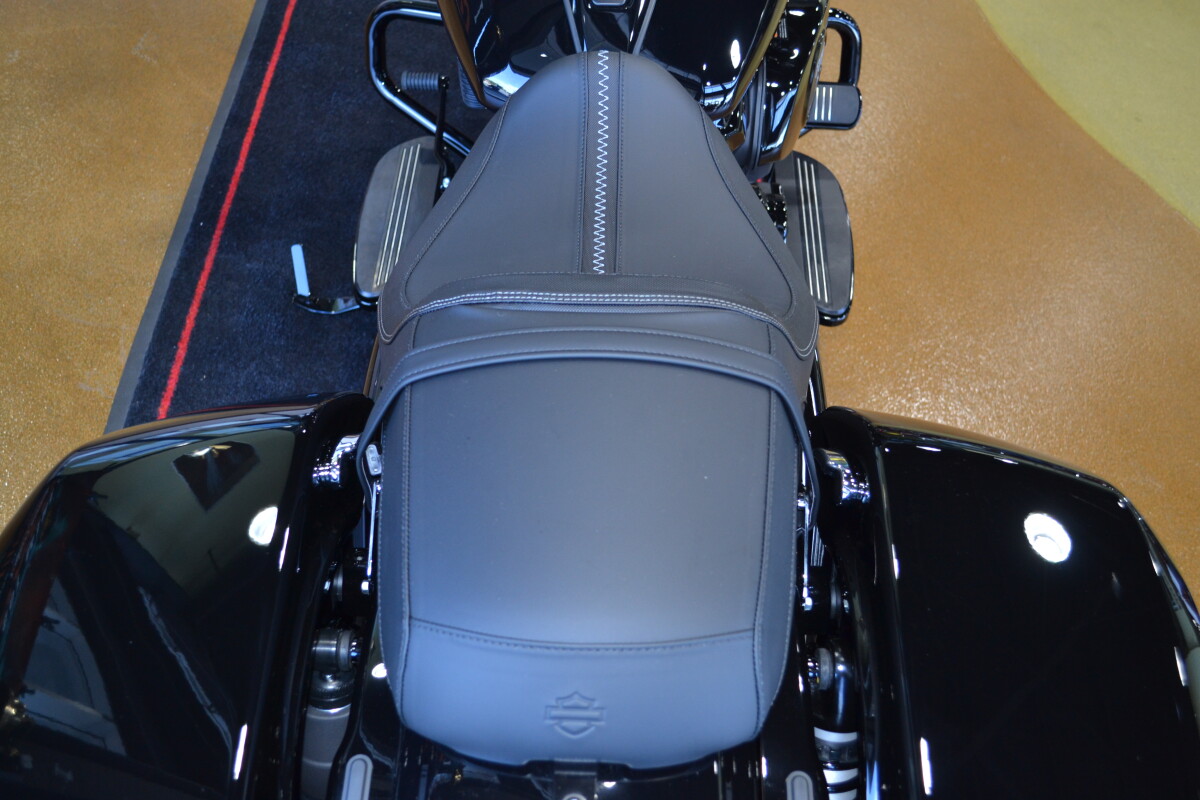 2025 Harley-Davidson Street Glide - FLHX - Photo 9