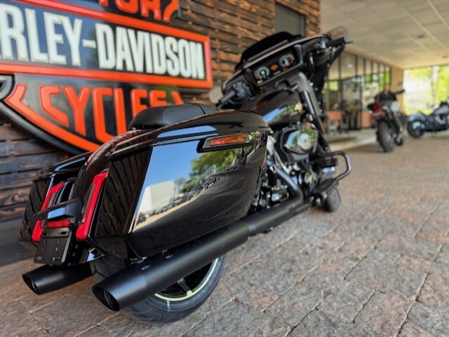 2025 Harley Davidson Street Glide FLHX - Photo 6