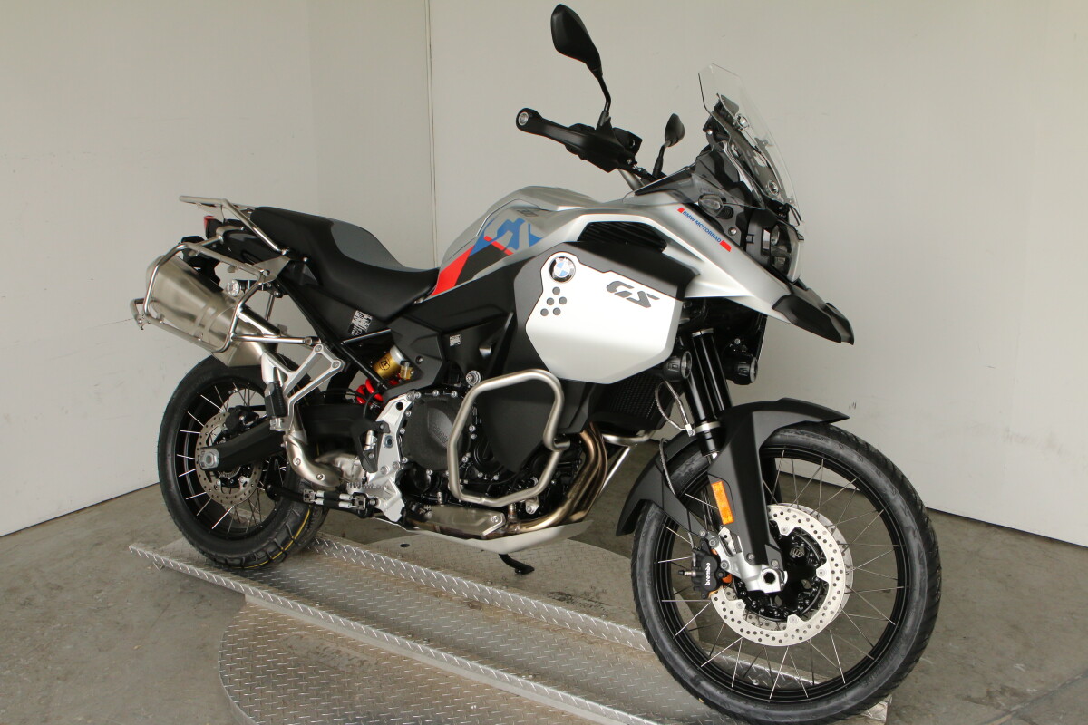 2025 BMW F 900 GS Adventure - Photo 2