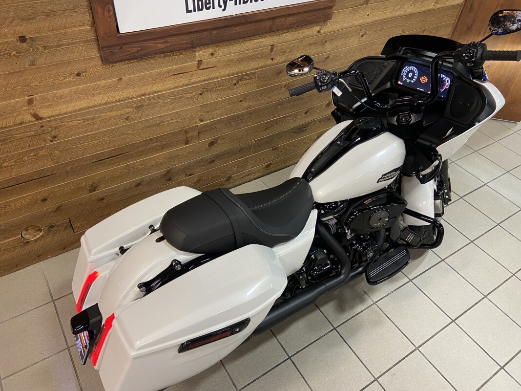 2025 Harley-Davidson Road Glide White Onyx Pearl - Black Finish FLTRX - Photo 7
