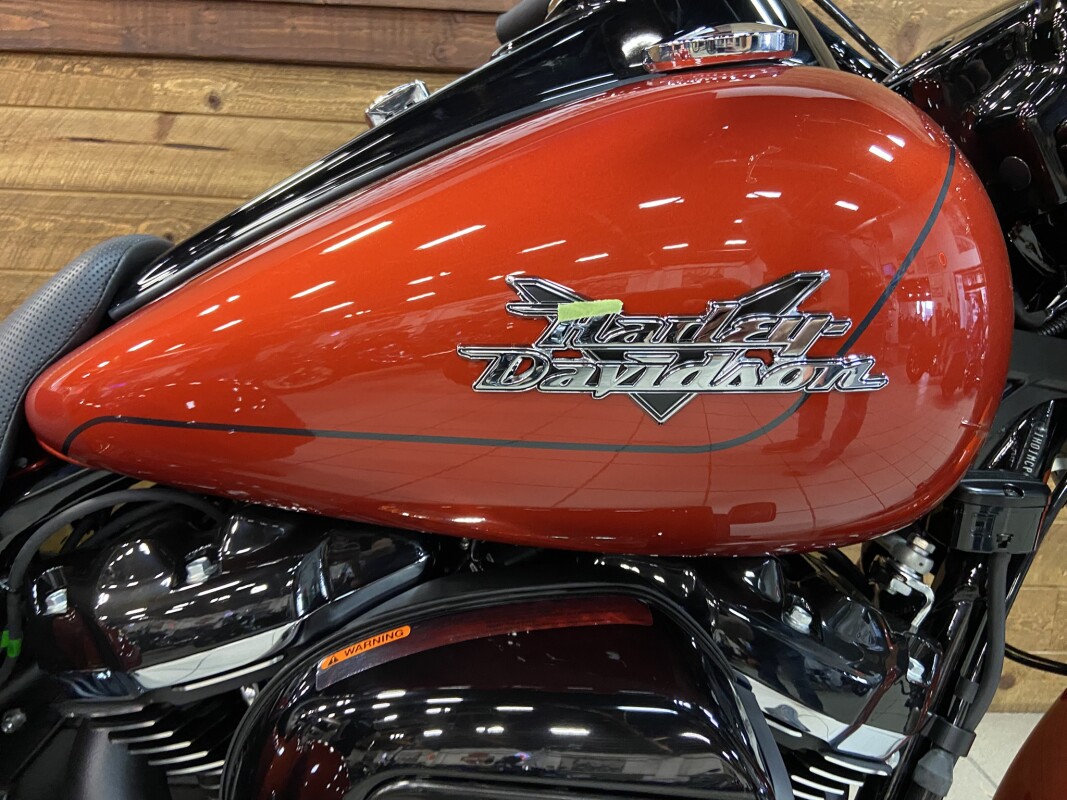 2025 Harley-Davidson Freewheeler Whiskey Fire FLRT - Photo 2