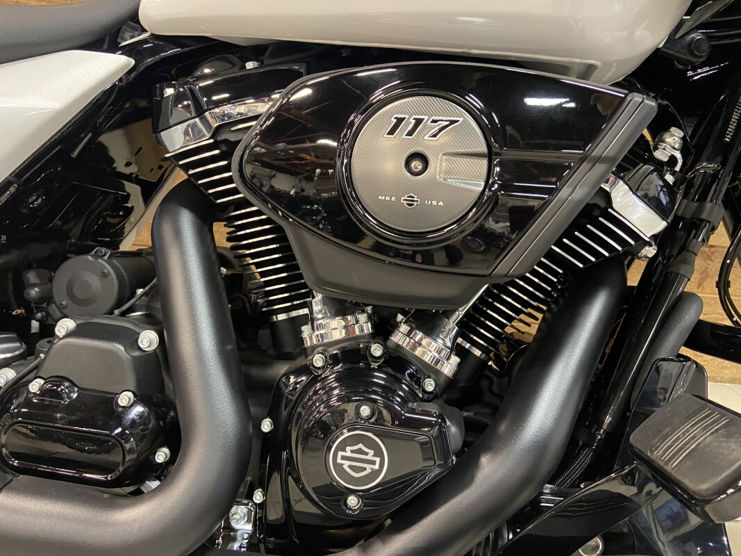 2025 Harley-Davidson Road Glide White Onyx Pearl - Black Finish FLTRX - Photo 3