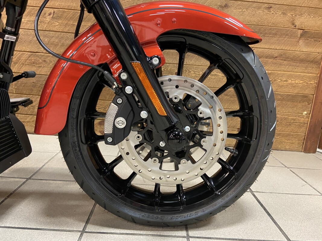 2025 Harley-Davidson Freewheeler Whiskey Fire FLRT - Photo 4