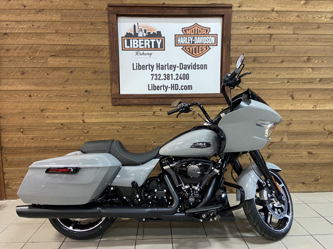 2025 Harley-Davidson® Road Glide™ Billiard Gray - Black Finish