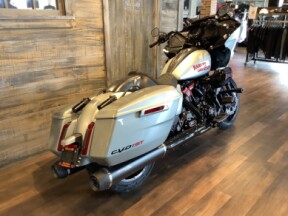 Harley-Davidson<sup>®</sup> CVO™ Road Glide® ST 2025 FLTRXSTSE C2-25 Mercury Silver thumb 1