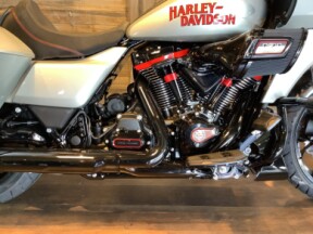 Harley-Davidson<sup>®</sup> CVO™ Road Glide® ST 2025 FLTRXSTSE C2-25 Mercury Silver thumb 2