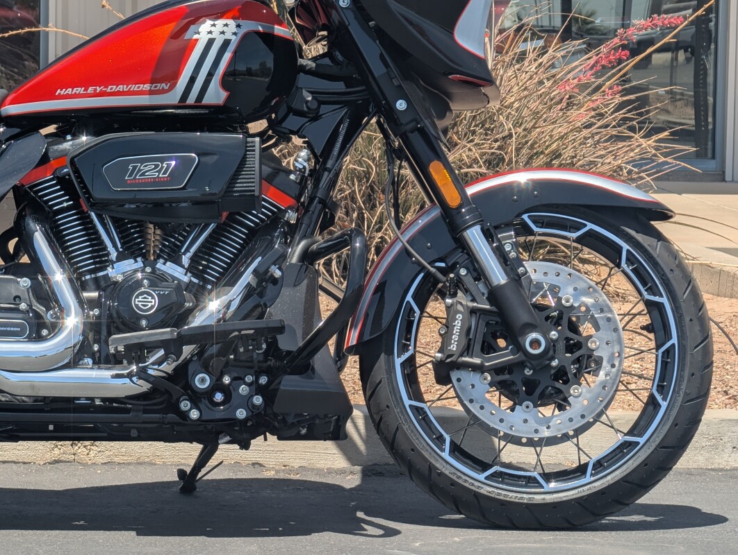 2024 Harley-Davidson Street Glide - Photo 10