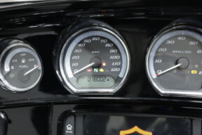 2015 Harley-Davidson FLHTK Ultra Limited in Vivid Black with 17996 miles thumb 2