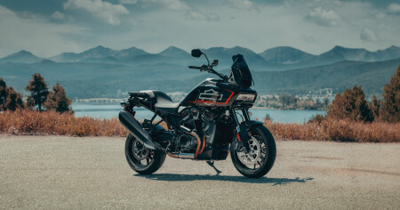 Pan America 1250 ST: Chiến mã Adventure Sport bước ra từ Hollywood