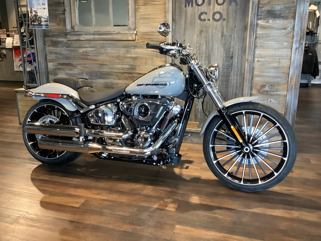 Harley-Davidson<sup>®</sup> Breakout<sup>®</sup> 2025 FXBR S9-25 Billiard Gray