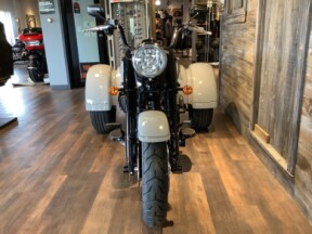 Harley-Davidson<sup>®</sup> Freewheeler<sup>®</sup> 2025 FLRT T10-25 Billiard Gray thumb 3